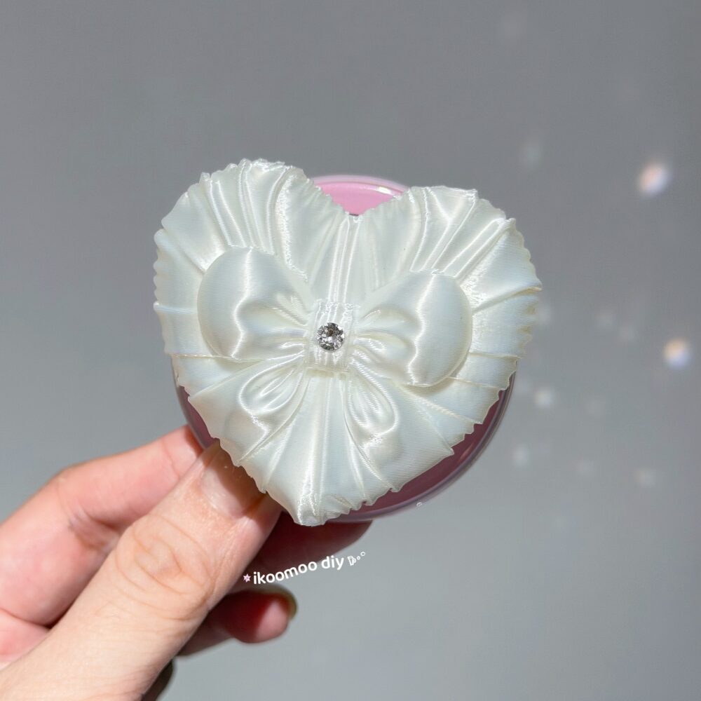 3D-Print Elegant Silk White Heart MagSafe Phone Grip
